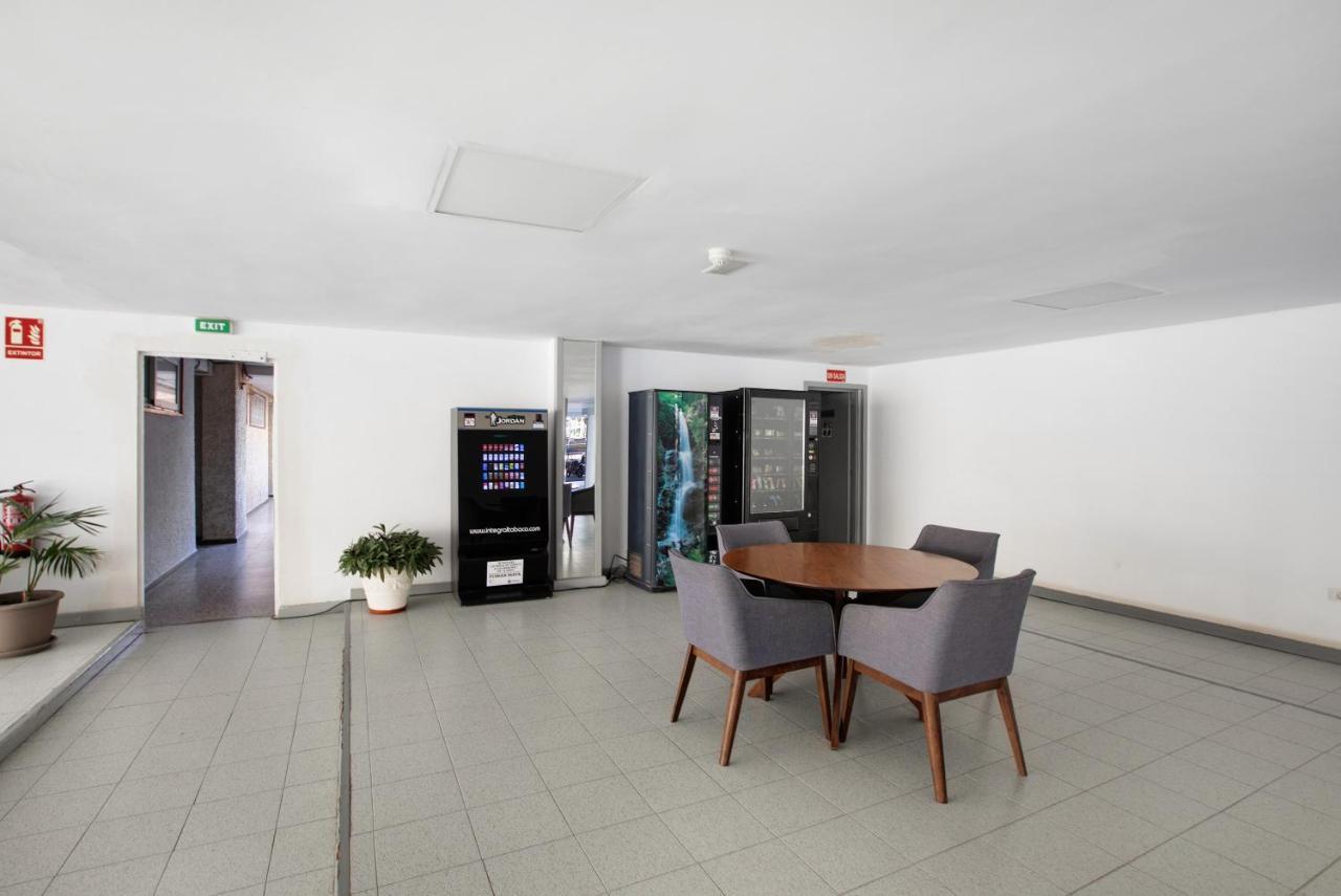 Apartment At 30 Mts From Sea 플라야데라스아메리카스 외부 사진